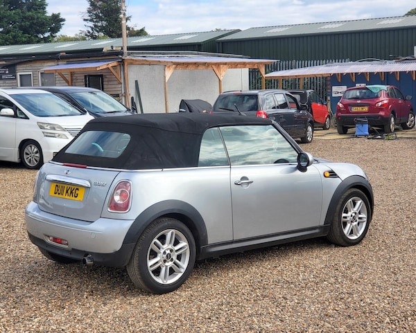 Used MINI Convertible 2011 for sale - 64215695: Photo 16
