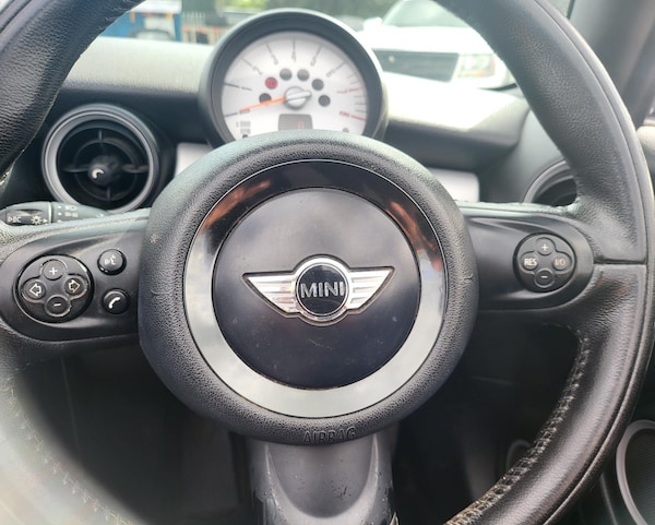 Used MINI Convertible 2011 for sale - 64215695: Photo 19