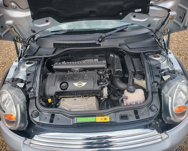 Used MINI Convertible 2011 for sale - 64215695: Photo 26