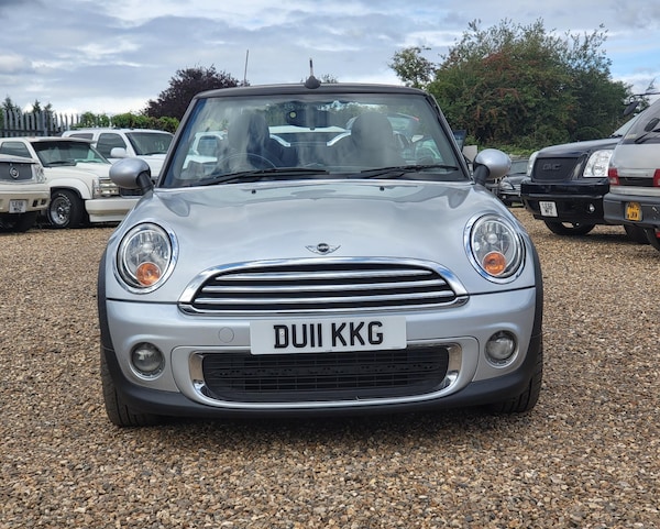 Used MINI Convertible 2011 for sale - 64215695: Photo 2