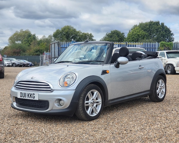 Used MINI Convertible 2011 for sale - 64215695: Photo 3