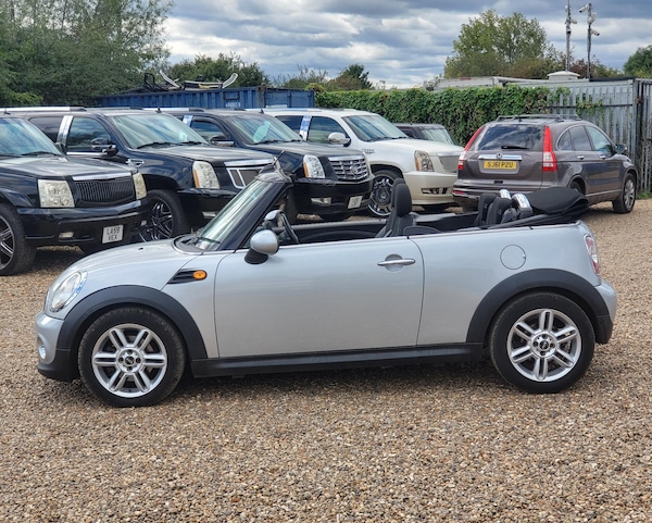 Used MINI Convertible 2011 for sale - 64215695: Photo 4