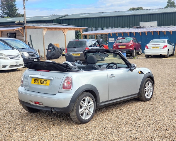 Used MINI Convertible 2011 for sale - 64215695: Photo 7