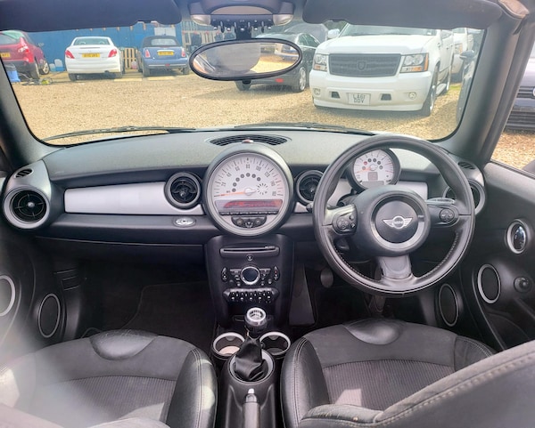 Used MINI Convertible 2011 for sale - 64215695: Photo 9