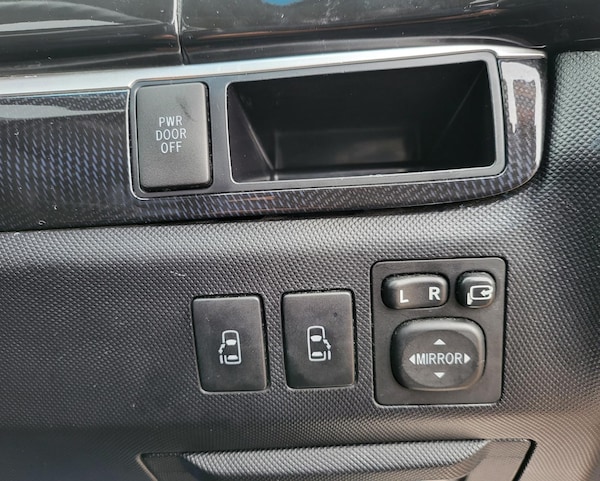 Used Toyota Estima 2013 for sale - 69642311: Photo 18