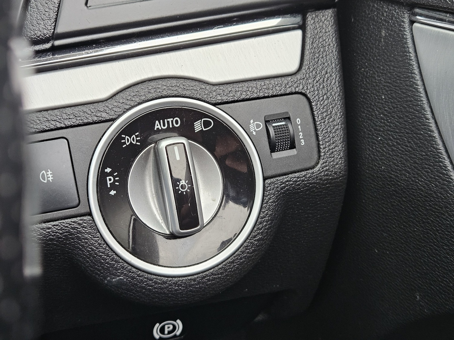 Used Mercedes-Benz E Class 2012 for sale - 77595044: Photo 24