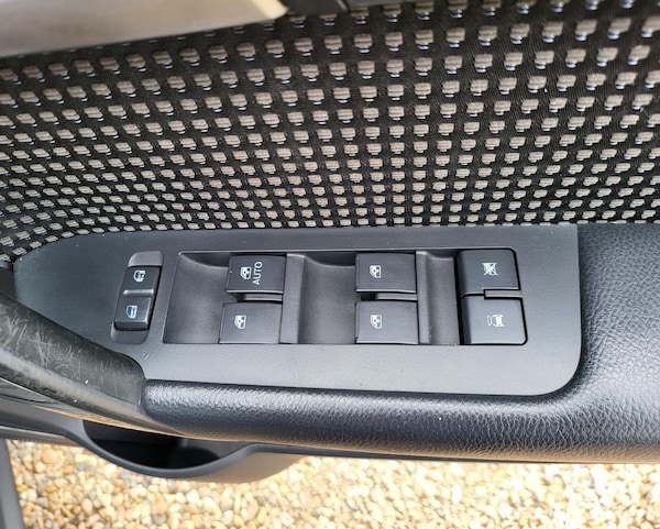 Used Chevrolet Captiva 2010 for sale - 67862660: Photo 20