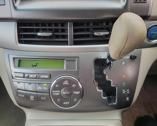 Used Toyota Estima 2012 for sale - 69644287: Photo 18