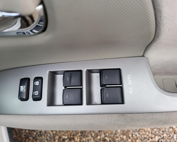 Used Toyota Estima 2012 for sale - 69644287: Photo 27