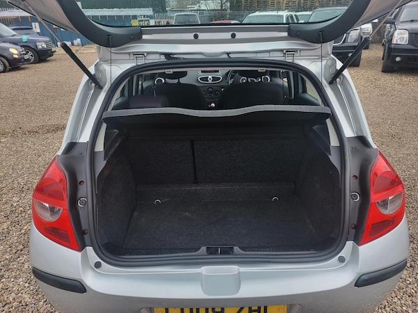 Used Renault Clio 2009 for sale - 66341444: Photo 14