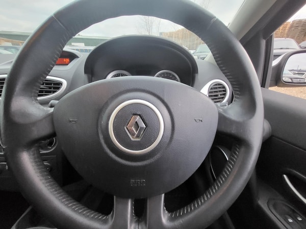 Used Renault Clio 2009 for sale - 66341444: Photo 15