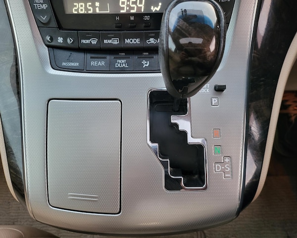 Used Toyota Vellfire 2013 for sale - 69271206: Photo 37