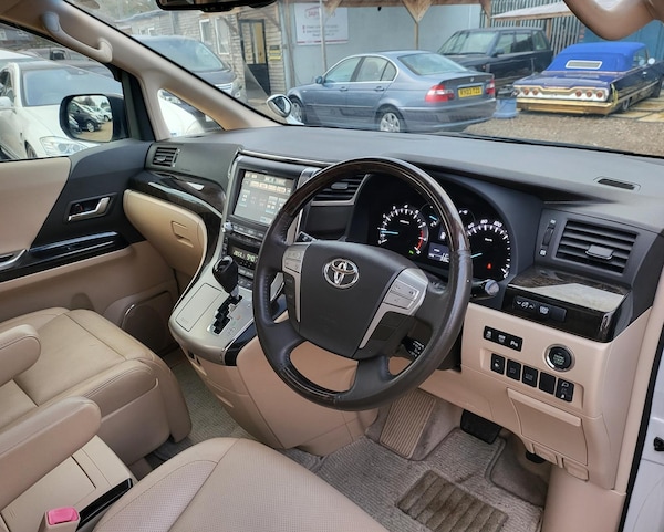Used Toyota Vellfire 2013 for sale - 69271206: Photo 9