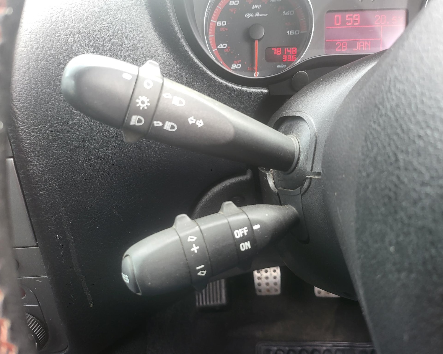 Used Alfa Romeo GT 2007 for sale - 67351932: Photo 25