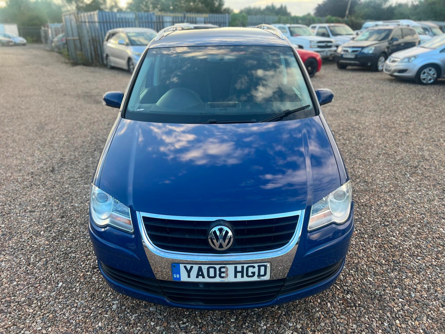 Used Volkswagen Touran 2008 for sale - 64148592: Photo 1