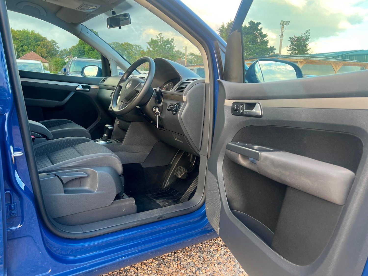 Used Volkswagen Touran 2008 for sale - 64148592: Photo 8