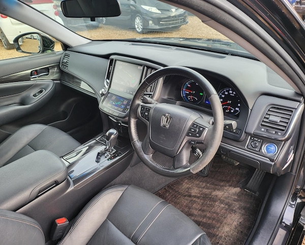 Used Toyota Crown 2013 for sale - 69642618: Photo 9