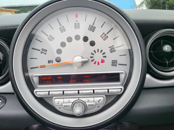 Used MINI Convertible 2010 for sale - 75593145: Photo 18