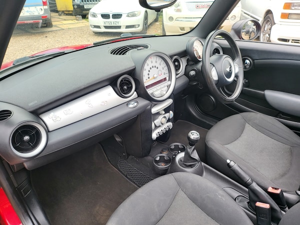 Used MINI Convertible 2010 for sale - 75593145: Photo 27