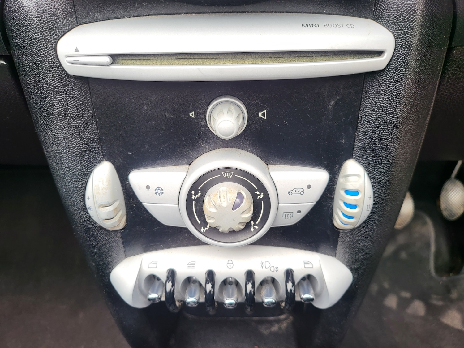 Vehicle 28