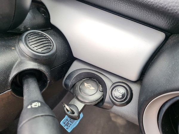 Used MINI Convertible 2010 for sale - 75593145: Photo 30