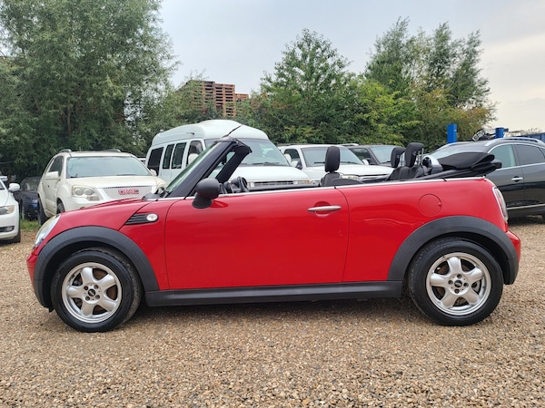 Used MINI Convertible 2010 for sale - 75593145: Photo 4