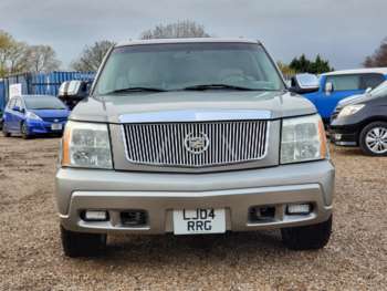 Used Cadillac Escalade 2004 for sale - 69281169: Photo