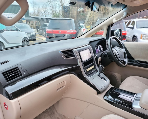 Used Toyota Vellfire 2013 for sale - 69644092: Photo 22