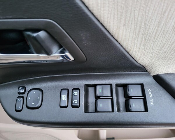 Used Toyota Vellfire 2013 for sale - 69644092: Photo 27