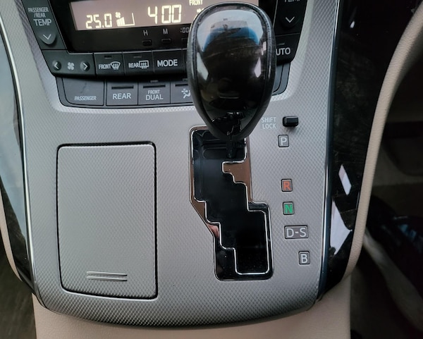 Used Toyota Vellfire 2013 for sale - 69644092: Photo 33