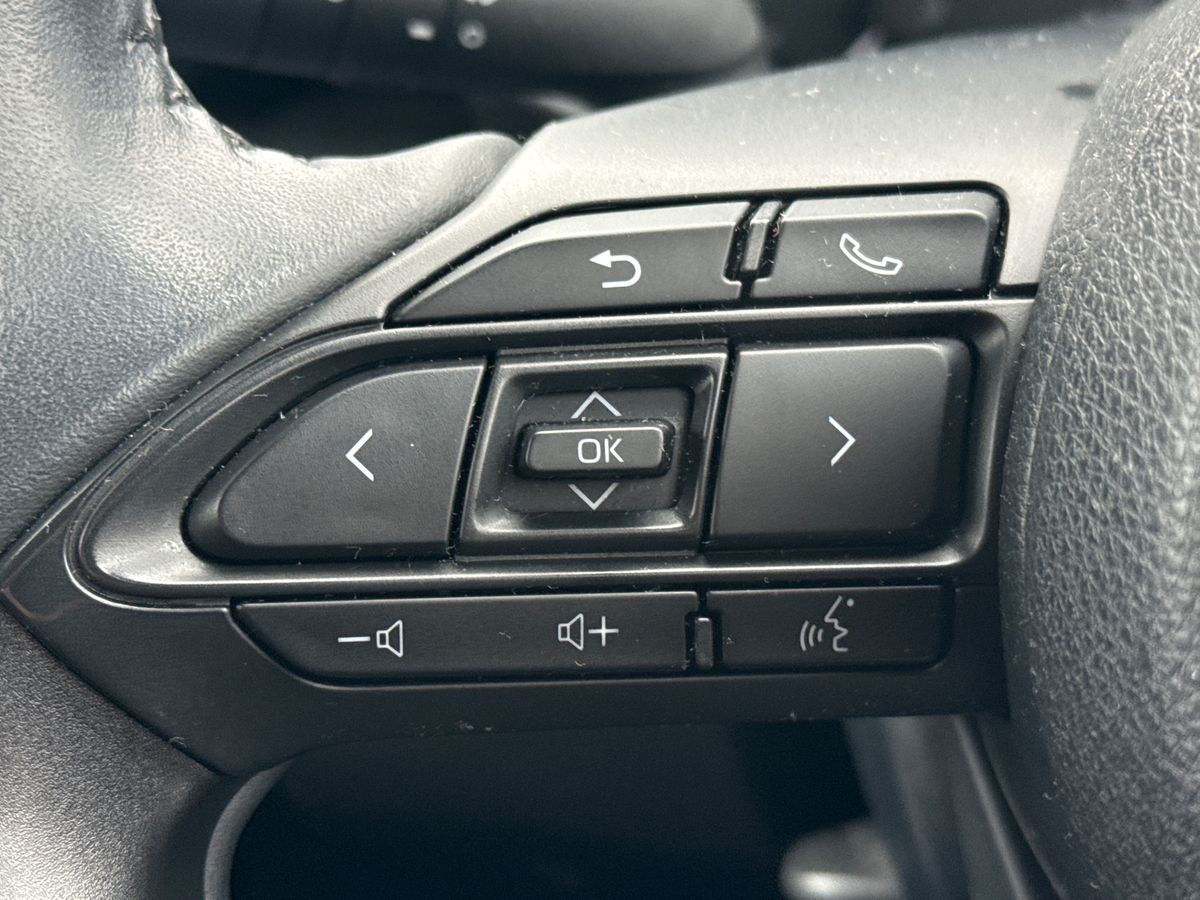 Used Mazda Mazda2 HYBRID 2023 for sale - 76594750: Photo 17