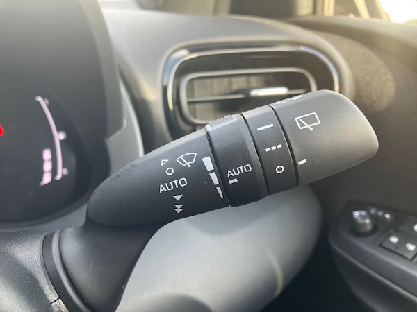 Used Mazda Mazda2 HYBRID 2025 for sale - 76299876: Photo 35