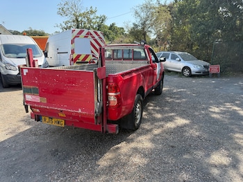 Used Toyota Hilux 2015 for sale - 79527205: Photo