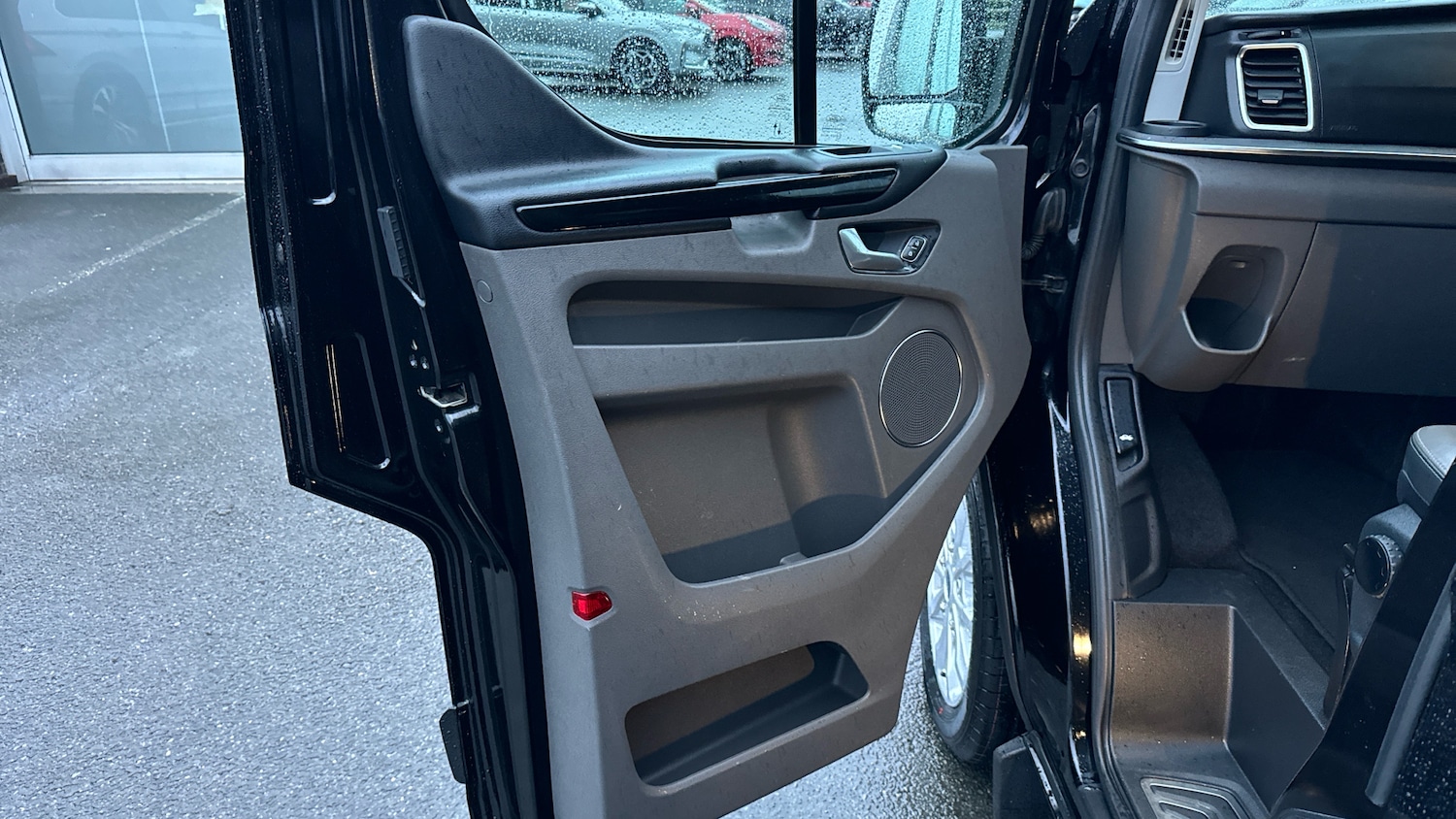 Used Ford Tourneo Custom 2020 for sale - 76957367: Photo 31