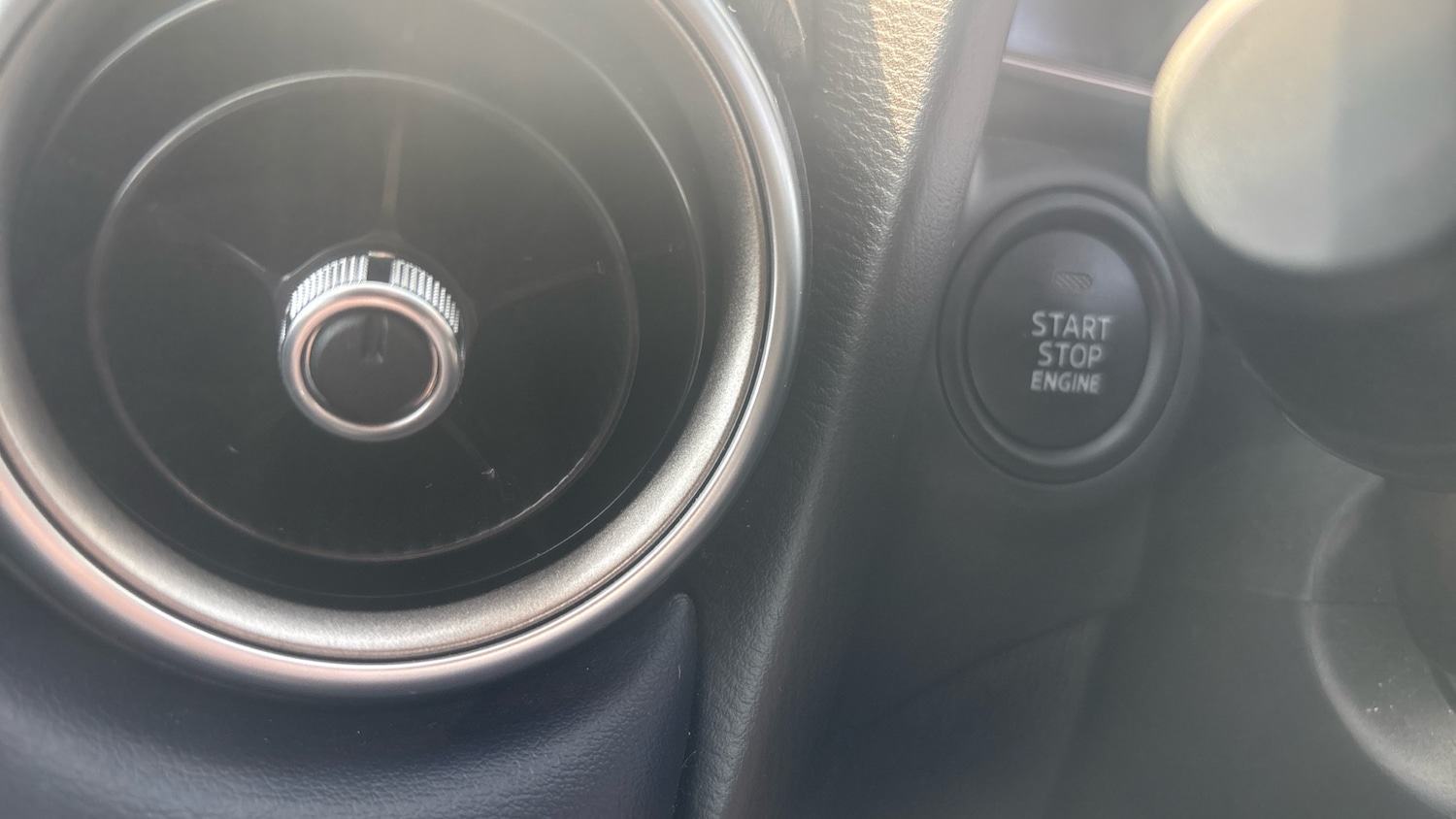 Used Mazda Mazda2 2022 for sale - 77979987: Photo 31