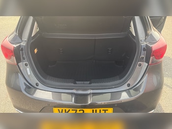 Used Mazda Mazda2 2022 for sale - 77979987: Photo