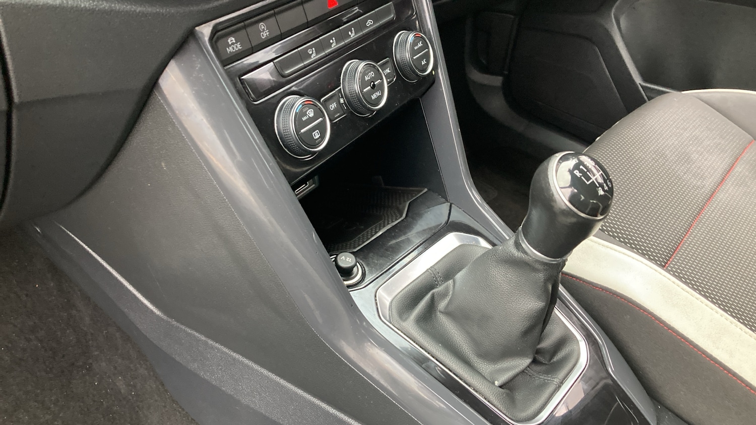 Used Volkswagen T-Roc 2018 for sale - 76541700: Photo 17