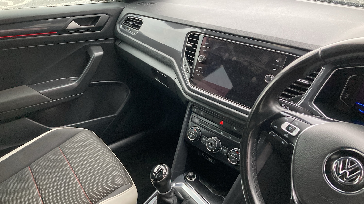 Used Volkswagen T-Roc 2018 for sale - 76541700: Photo 18