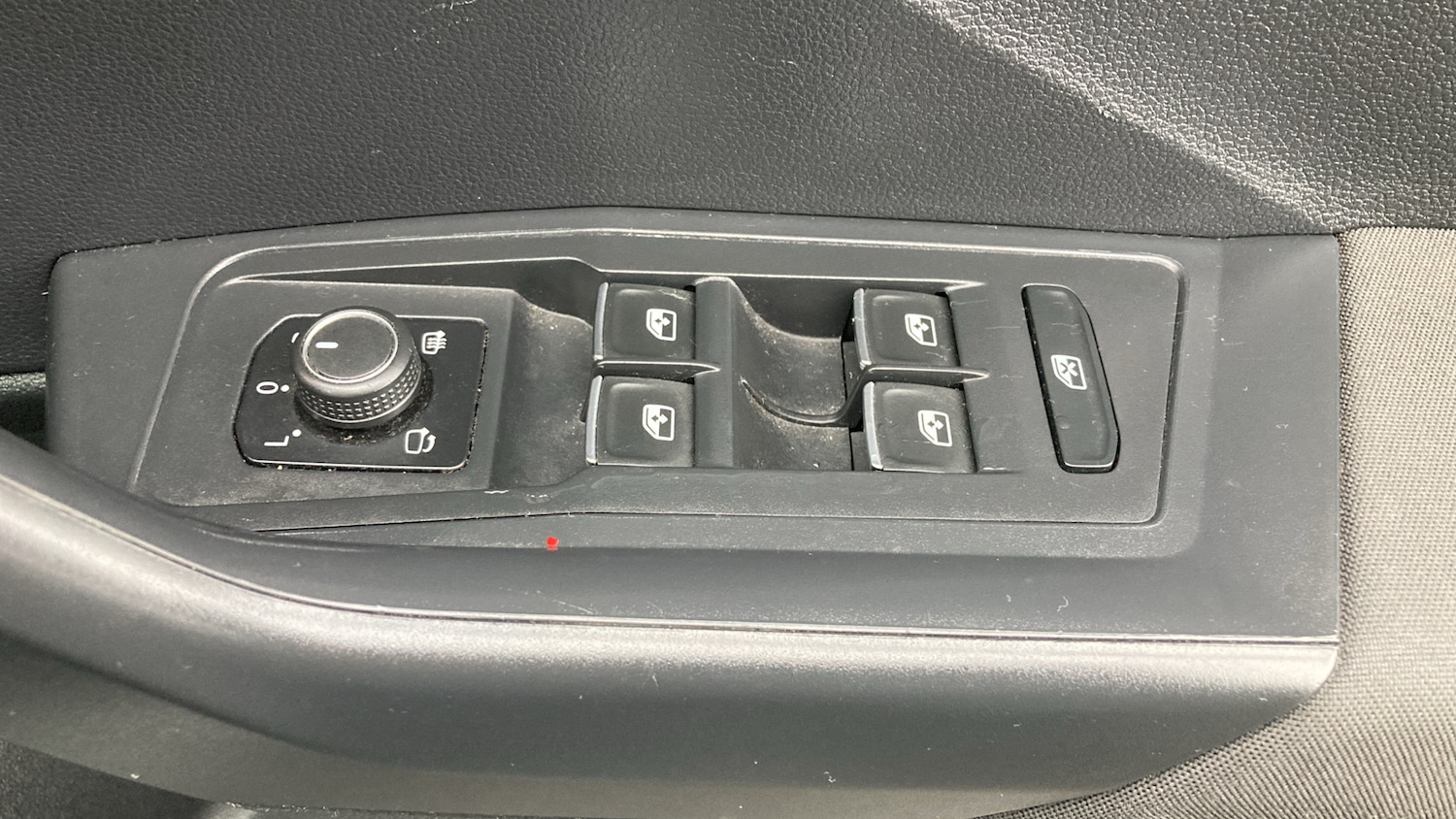 Used Volkswagen T-Roc 2018 for sale - 76541700: Photo 29