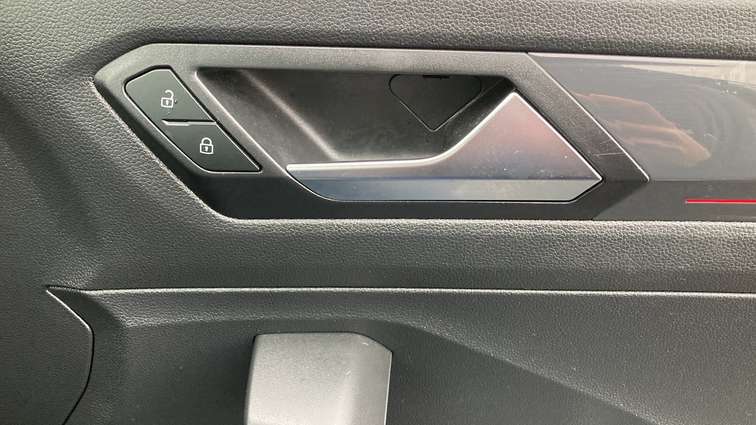 Used Volkswagen T-Roc 2018 for sale - 76541700: Photo 30