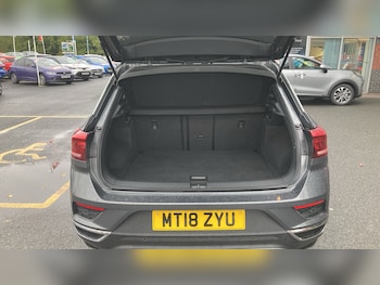 Used Volkswagen T-Roc 2018 for sale - 76541700: Photo