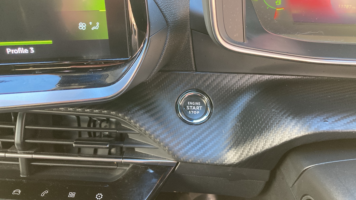 Used Peugeot 2008 2022 for sale - 77264297: Photo 39