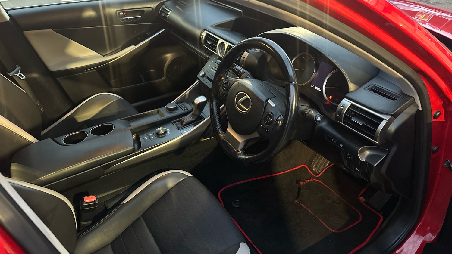 Used Lexus IS 2015 for sale - 76518430: Photo 15