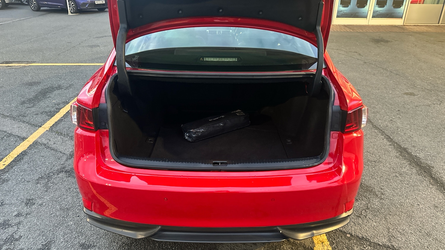 Used Lexus IS 2015 for sale - 76518430: Photo 4