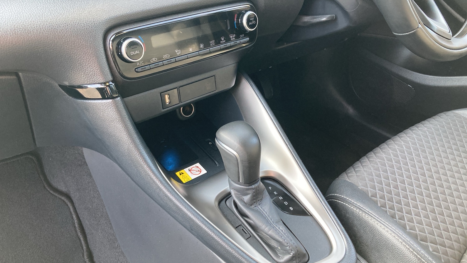 Used Mazda Mazda2 HYBRID 2023 for sale - 77962183: Photo 17