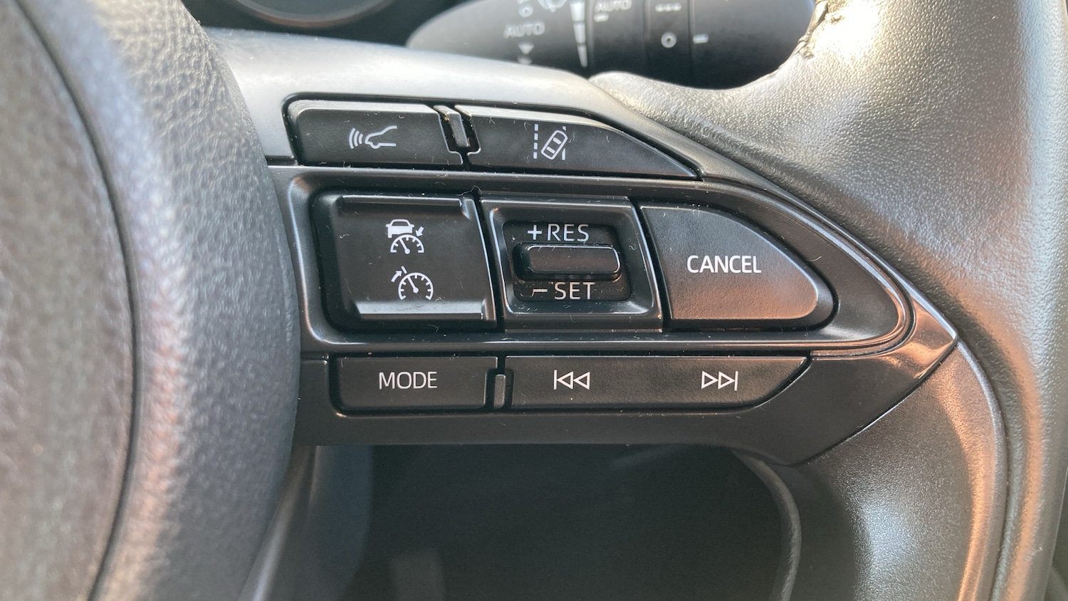 Used Mazda Mazda2 HYBRID 2023 for sale - 77962183: Photo 34