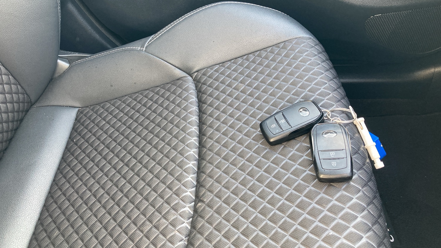 Used Mazda Mazda2 HYBRID 2023 for sale - 77962183: Photo 8