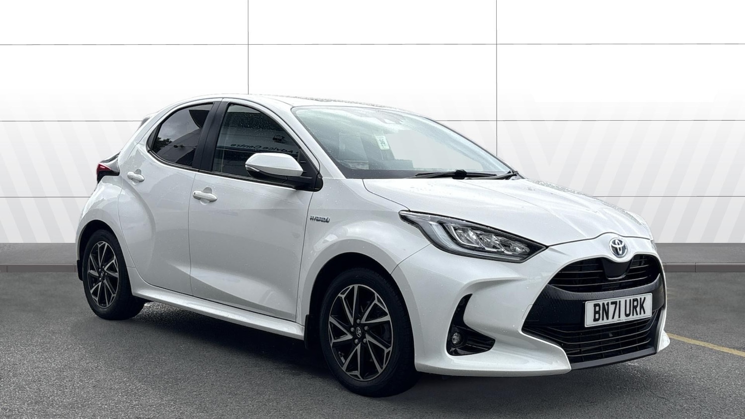 Used Toyota Yaris 2021 for sale - 76177002: Photo 1