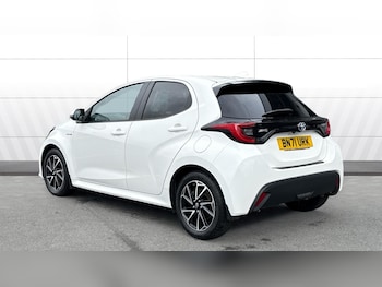 Used Toyota Yaris 2021 for sale - 76177002: Photo 2