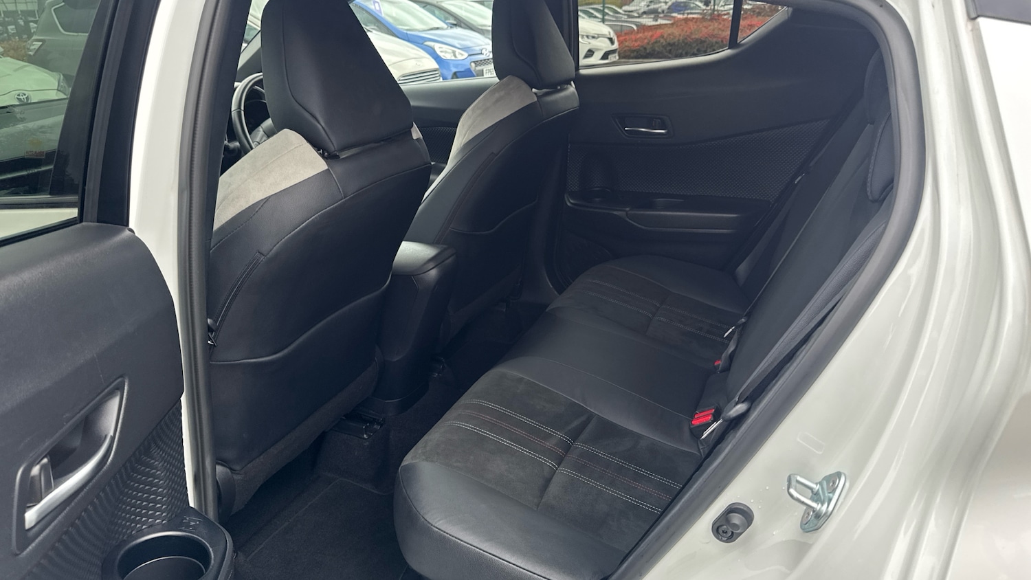 Used Toyota C-HR 2023 for sale - 76766859: Photo 18